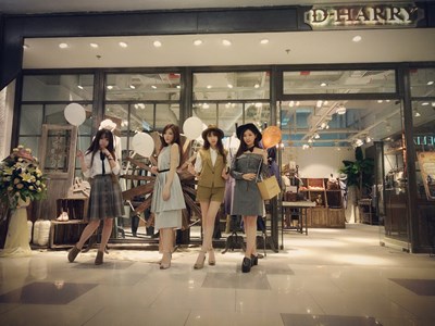 新店開張，美女站臺