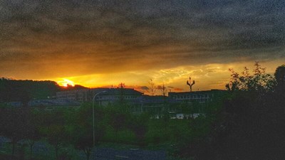 神說(shuō)，要有光