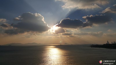 【隆冬百態(tài)】+青島+寒冬午后中的海天一色