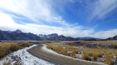 【隆冬百態(tài)】＋都蘭+站在熱水古墓群