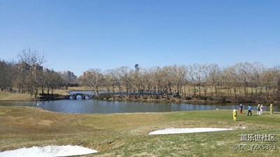 天氣不錯，遙望釘子塔