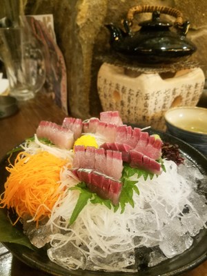 唯美食與肉肉不可或缺