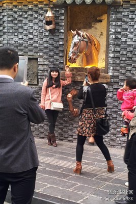 牽得金馬迎快婿