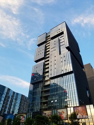 下班發(fā)現(xiàn)景色不錯(cuò)，隨手一拍