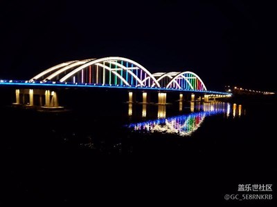 隨便拍了幾張夜景?