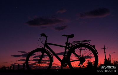 孤獨的我孤獨的車