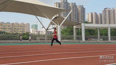 奔跑中的人兒