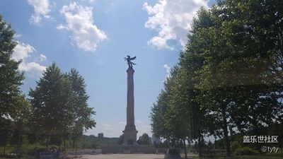 天藍(lán)藍(lán)，海藍(lán)藍(lán)