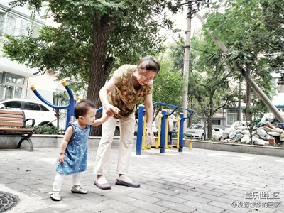 牽著學(xué)會(huì)走路