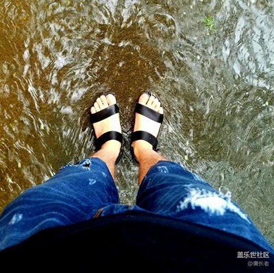 聽說下雨天和涼鞋更配哦