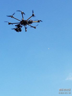 好大的無人機(jī)