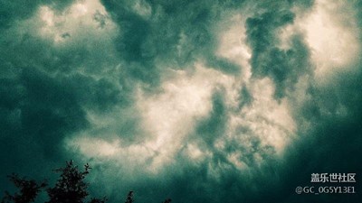壓抑……雨前的天空