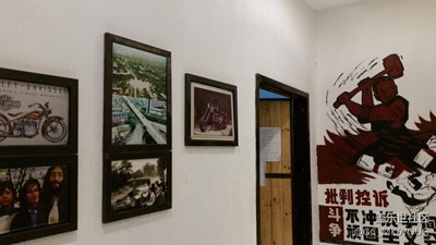 暗色調(diào)餐廳