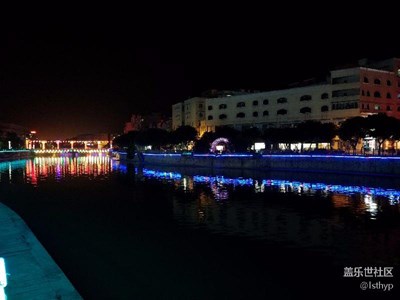 單反相機拿累了，摸出手機s7edge夜拍幾張。