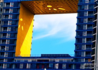 鐵打的街景流水的云