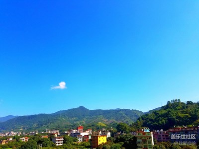 故鄉(xiāng)的山水，故鄉(xiāng)的云