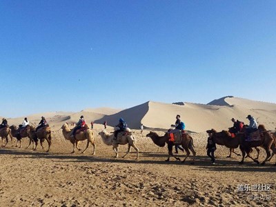 鳴沙山，月牙泉