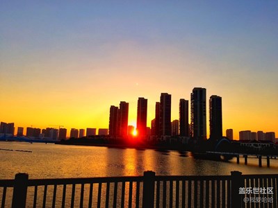 秋風(fēng)下的殘陽(yáng)