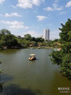 深秋（其實(shí)我還在穿短袖）的汕頭公園