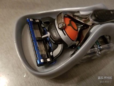 好漂亮的剃須刀