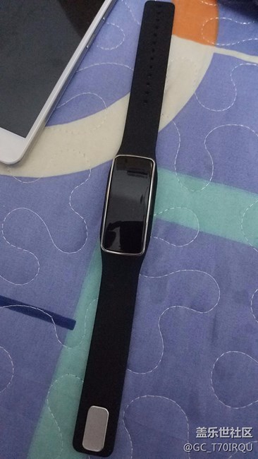 買(mǎi)s7 送的那個(gè)計(jì)步的表下什么app來(lái)的？