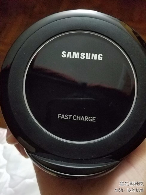 京東拍的無線充，感覺還好