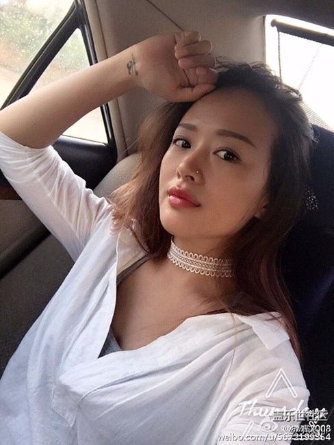 各位蓋樂世粉，看在美女我頭像上?？刹豢梢栽L問我