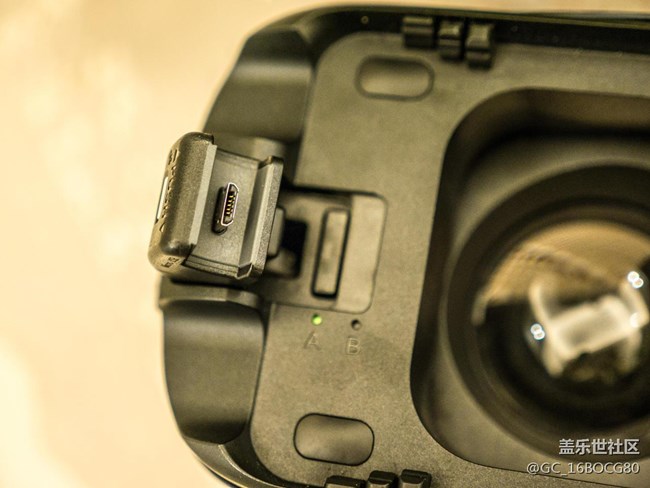 最污體驗(yàn)！用最好的移動(dòng)VR眼鏡看小 電影