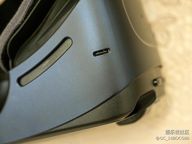 最污體驗(yàn)！用最好的移動(dòng)VR眼鏡看小 電影