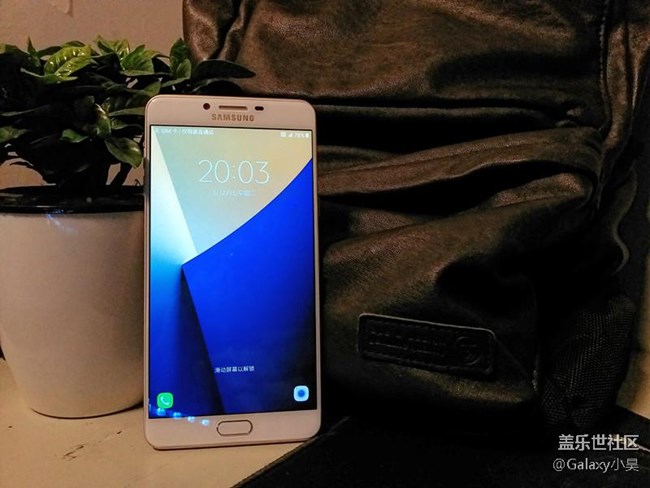 【享樂體驗團】大的剛剛好，Galaxy C9 Pro外觀圖賞