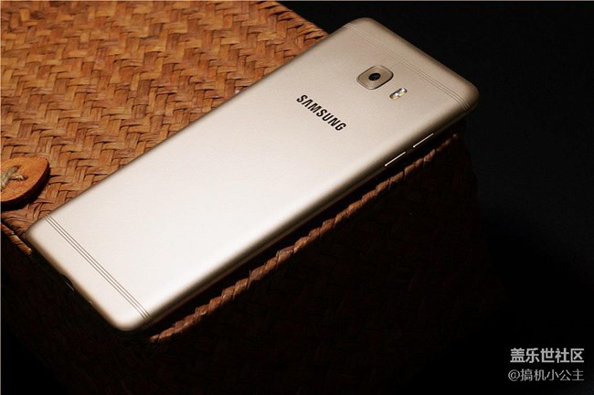 【搞機小公主】三星大屏越級旗艦——Galaxy C9 Pro 體驗 【搞機小公主】三星大屏越級旗艦——Galaxy C9 Pro 體驗