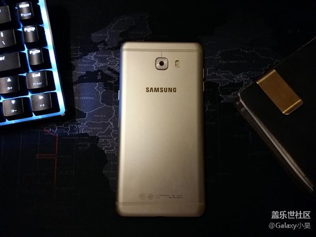 【享樂體驗團】大的剛剛好，Galaxy C9 Pro外觀圖賞