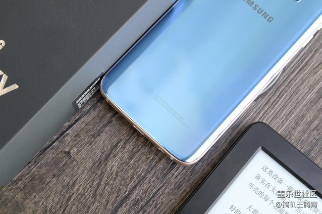 再度續(xù)寫曲面?zhèn)髌?，珊瑚藍版三星Galaxy S7 edge驚艷四射