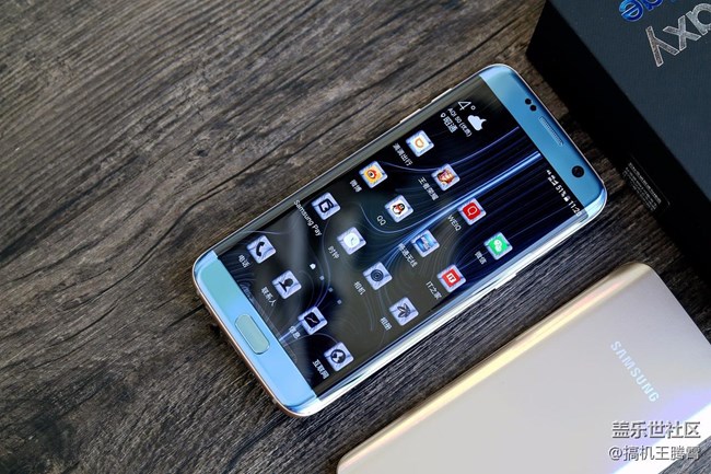 再度續(xù)寫曲面?zhèn)髌?，珊瑚藍版三星Galaxy S7 edge驚艷四射