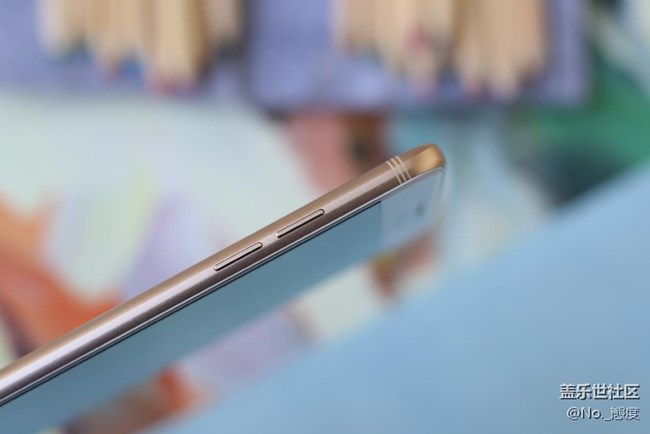 薄得讓人發(fā)指的親民中端旗艦 三星師奶Pro開(kāi)箱