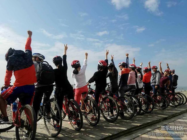 瘋子在左，騎士在右