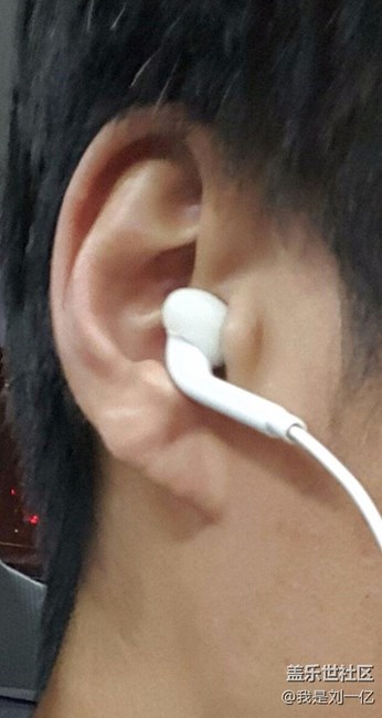 這種耳機(jī)該怎么戴呀？