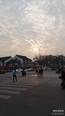 夕陽西下，