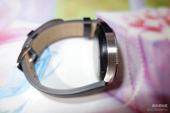 【用科技智造時(shí)間】Gear S3上手試玩及與Apple Watch對(duì)比 【用科技智造時(shí)間】Gear S3上手試玩及與Apple Watch對(duì)比