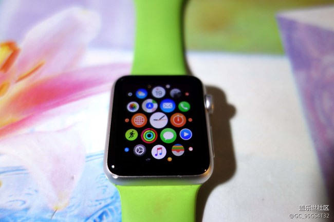 【用科技智造時(shí)間】Gear S3上手試玩及與Apple Watch對(duì)比 【用科技智造時(shí)間】Gear S3上手試玩及與Apple Watch對(duì)比