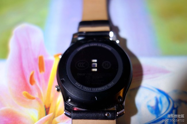 【用科技智造時(shí)間】Gear S3上手試玩及與Apple Watch對(duì)比 【用科技智造時(shí)間】Gear S3上手試玩及與Apple Watch對(duì)比