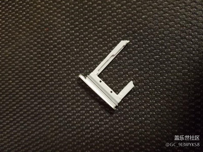 卡托斷了算什么 我這直接折里頭了.只能拆機!