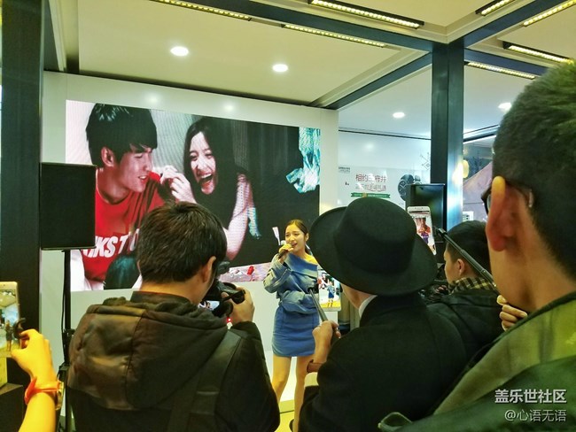 這個(gè)圣誕去王府井和Gear S3親密接觸