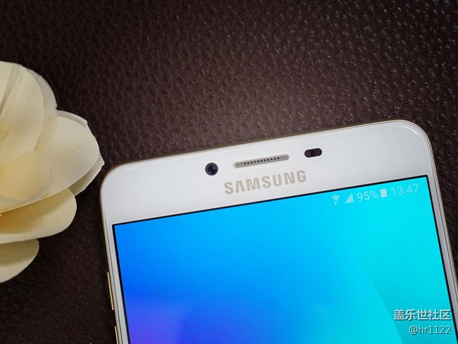 【轉(zhuǎn)】全金屬革新設(shè)計(jì) 三星Galaxy C9 Pro美圖