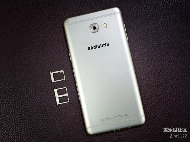 【轉(zhuǎn)】全金屬革新設(shè)計(jì) 三星Galaxy C9 Pro美圖