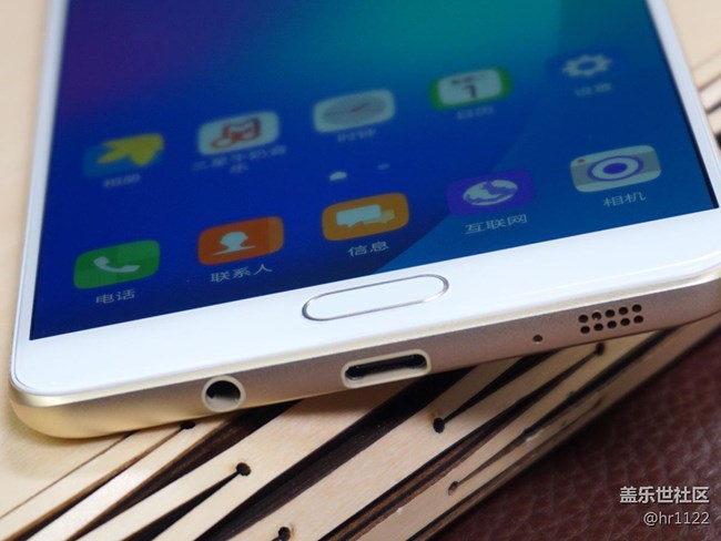 【轉(zhuǎn)】全金屬革新設(shè)計(jì) 三星Galaxy C9 Pro美圖