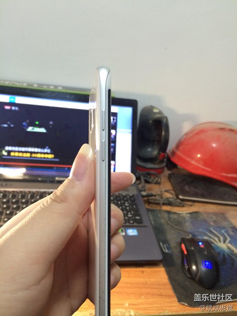 用了九個(gè)月的s7e，邊框已經(jīng)撞得慘不忍睹，有比這還慘的嗎