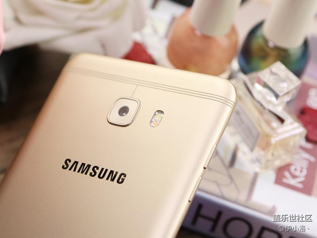 大屏控值得擁有 三星蓋樂世C9 Pro圖賞