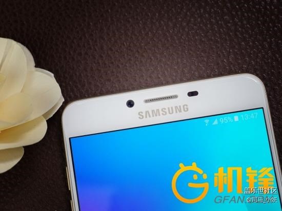 【轉(zhuǎn)】微縫技術(shù)的美 三星C9 Pro外觀工藝解析