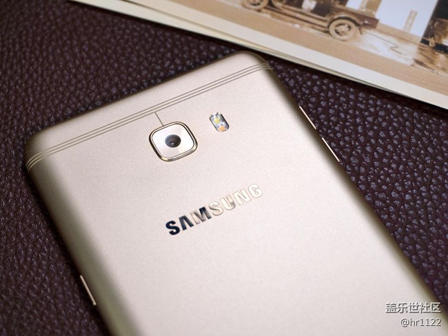 【轉(zhuǎn)】全金屬革新設(shè)計(jì) 三星Galaxy C9 Pro美圖